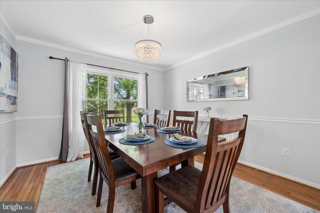 Image 9 of property listing at 7408 CINNABAR TER, Gaithersburg, MD 20879