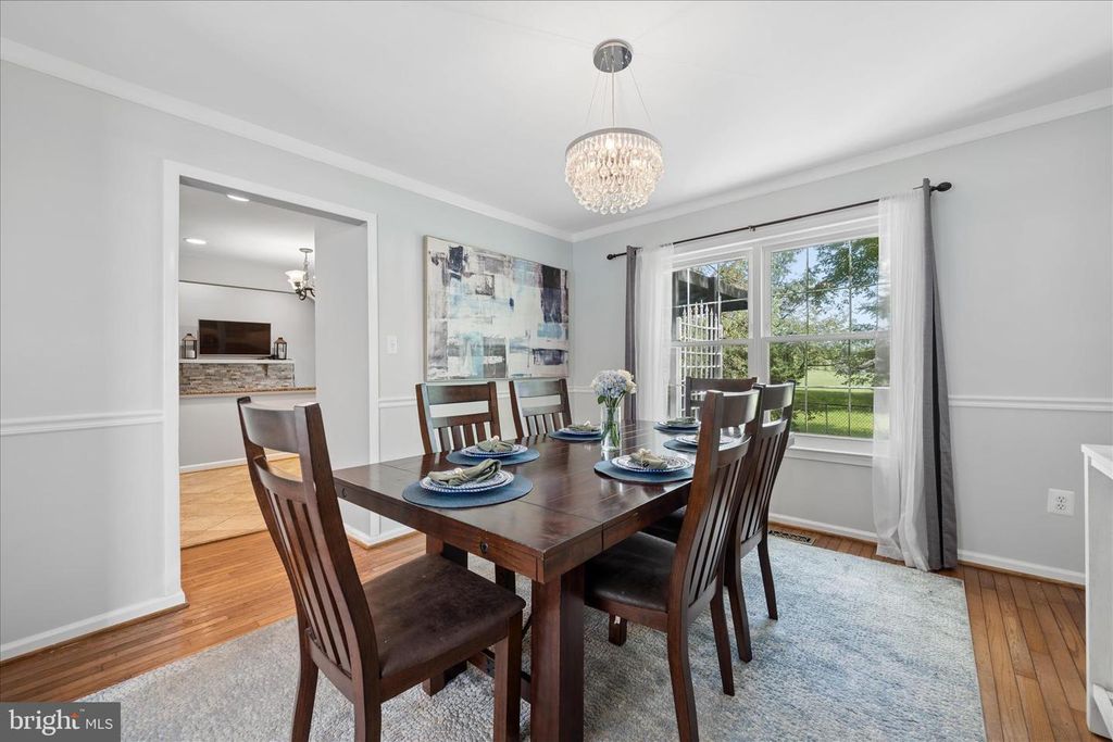 Image 10 of property listing at 7408 CINNABAR TER, Gaithersburg, MD 20879