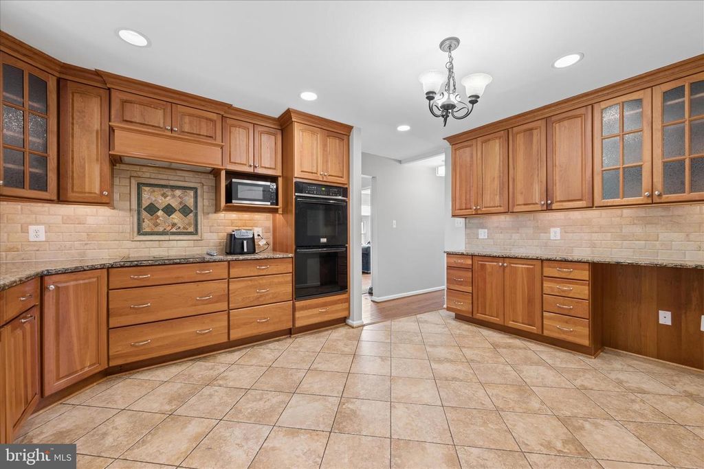 Image 13 of property listing at 7408 CINNABAR TER, Gaithersburg, MD 20879