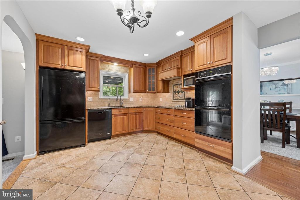 Image 14 of property listing at 7408 CINNABAR TER, Gaithersburg, MD 20879