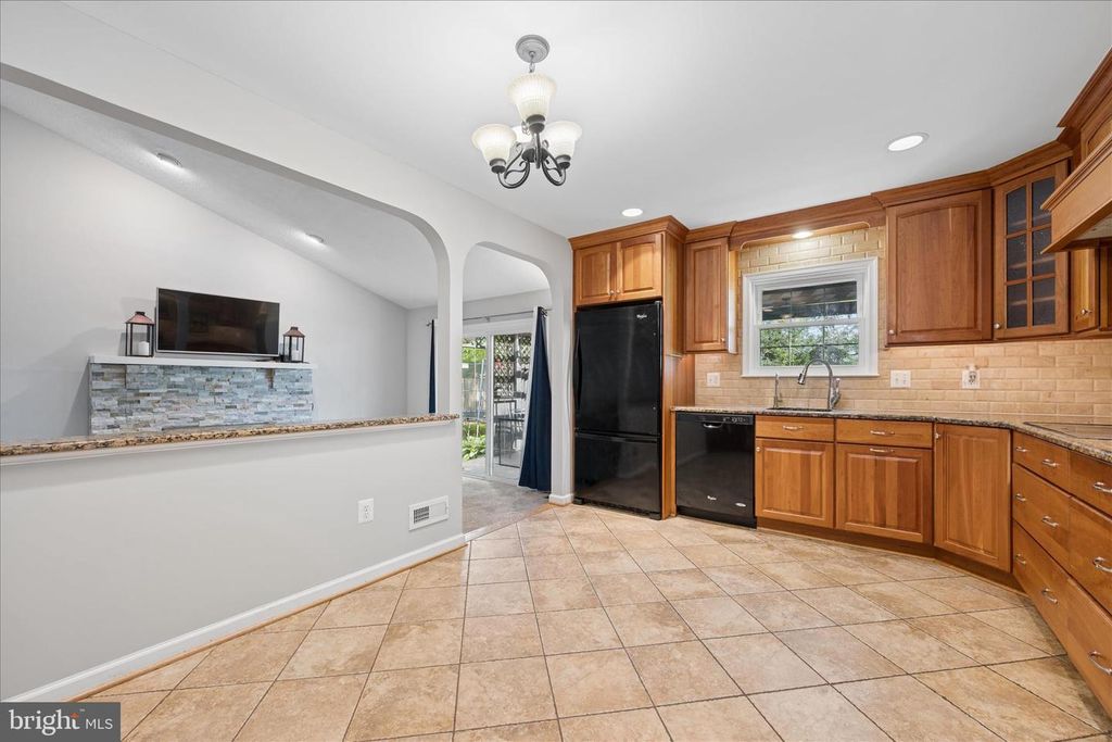 Image 17 of property listing at 7408 CINNABAR TER, Gaithersburg, MD 20879