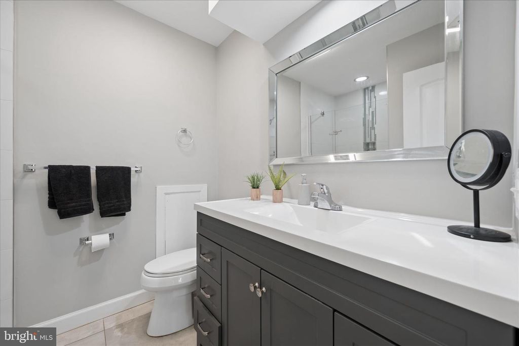 Image 27 of property listing at 7408 CINNABAR TER, Gaithersburg, MD 20879