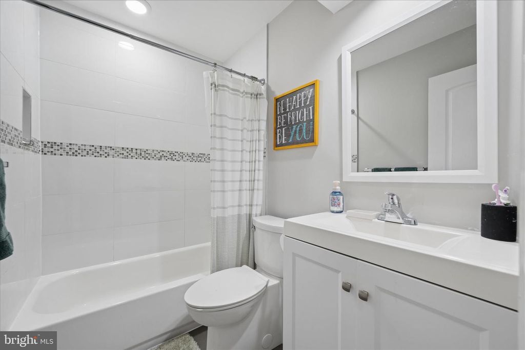 Image 31 of property listing at 7408 CINNABAR TER, Gaithersburg, MD 20879