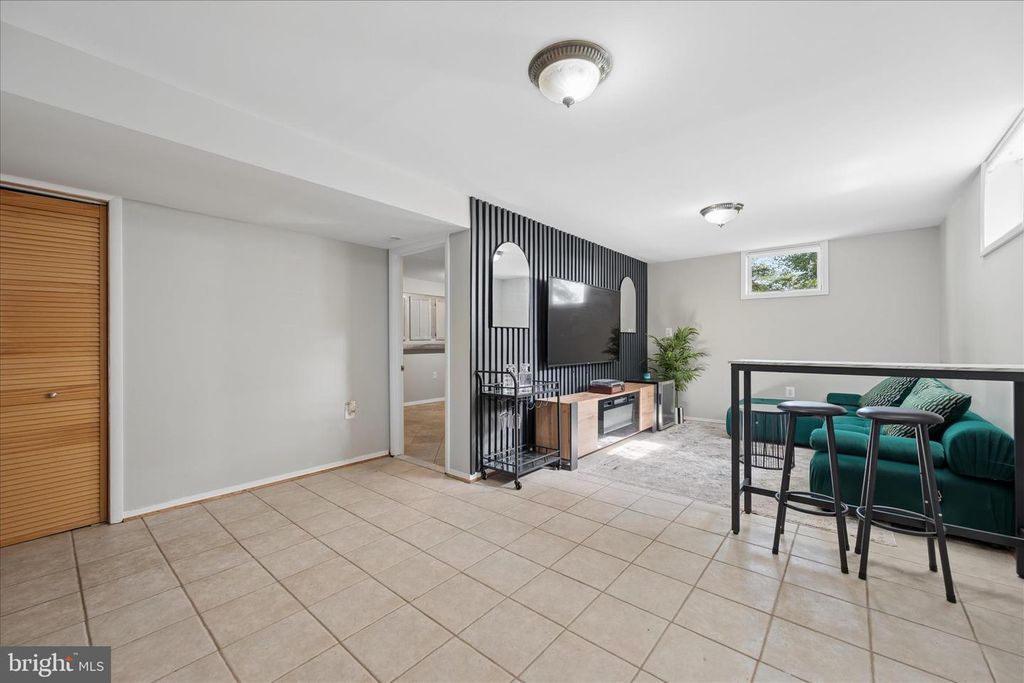 Image 32 of property listing at 7408 CINNABAR TER, Gaithersburg, MD 20879