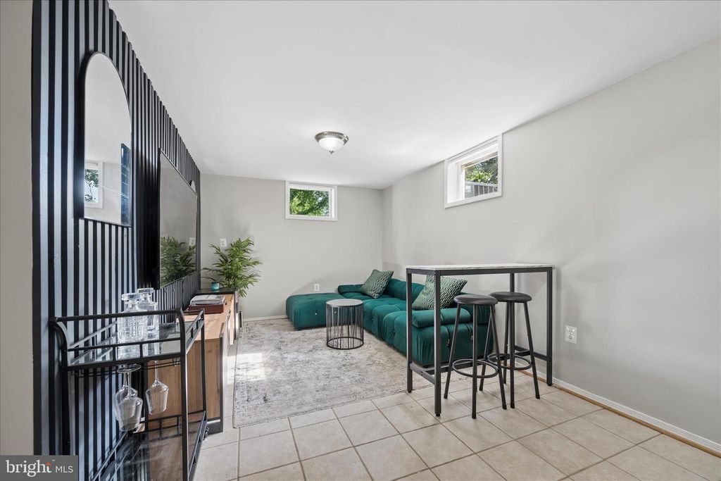 Image 33 of property listing at 7408 CINNABAR TER, Gaithersburg, MD 20879