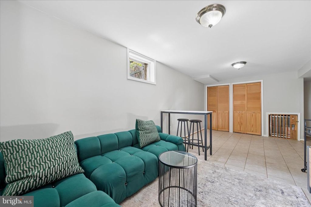 Image 35 of property listing at 7408 CINNABAR TER, Gaithersburg, MD 20879