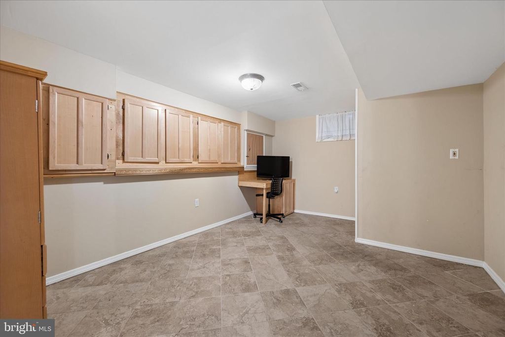 Image 36 of property listing at 7408 CINNABAR TER, Gaithersburg, MD 20879