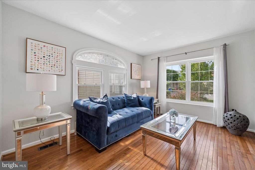 Image 6 of property listing at 7408 CINNABAR TER, Gaithersburg, MD 20879