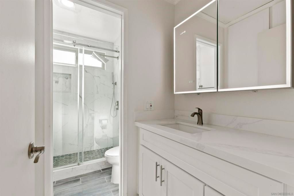 Image 14 of property listing at 3825 centre street 19, San Diego, CA 92103