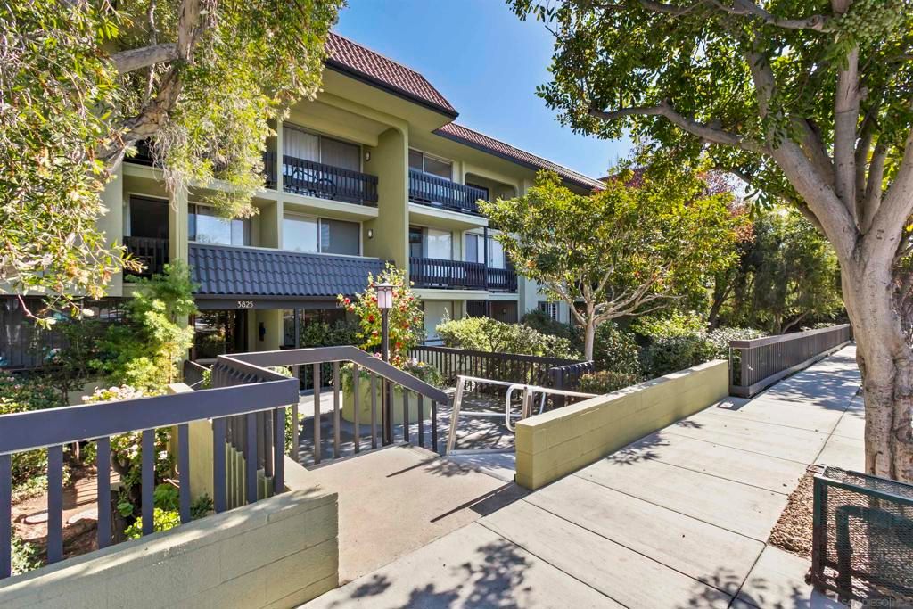 Image 25 of property listing at 3825 centre street 19, San Diego, CA 92103