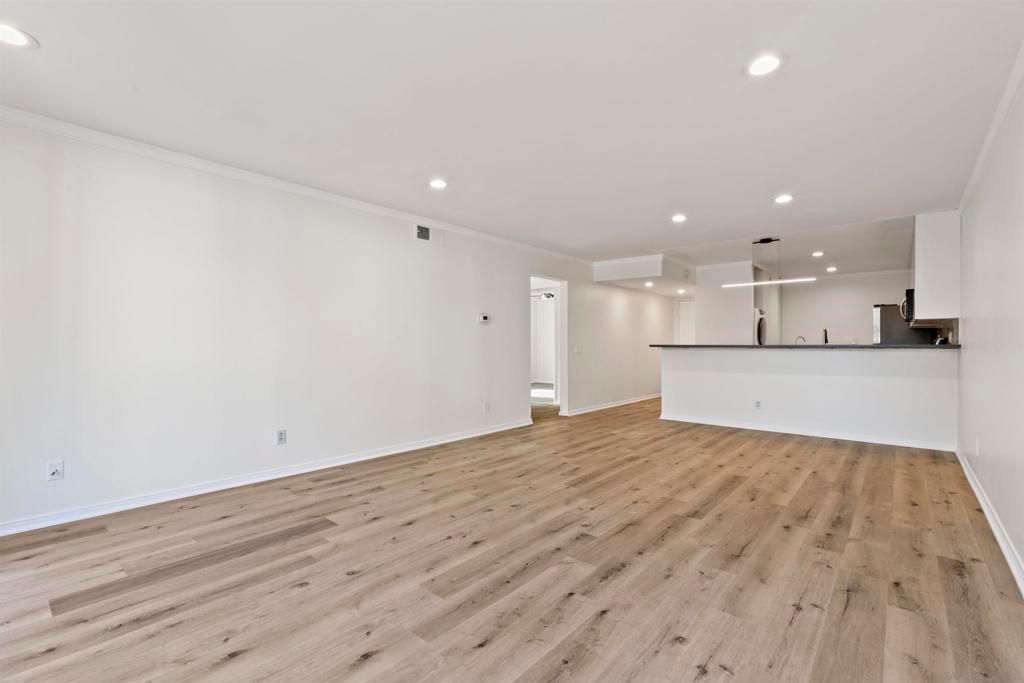 Image 5 of property listing at 3825 centre street 19, San Diego, CA 92103