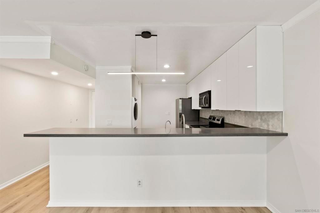 Image 6 of property listing at 3825 centre street 19, San Diego, CA 92103