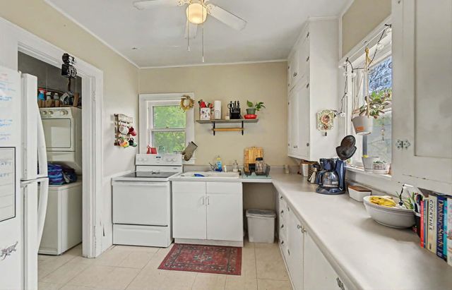 138 N 10th St., Salina, KS 67401