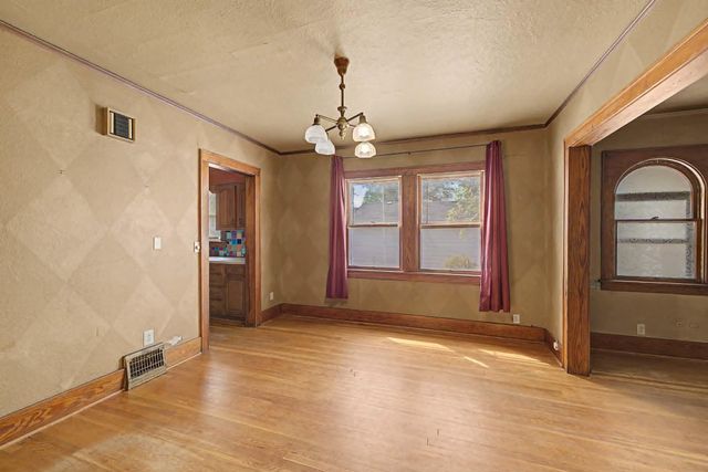 138 N 10th St., Salina, KS 67401