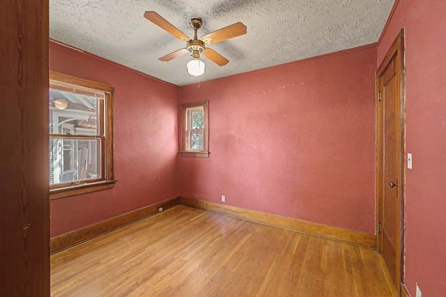 138 N 10th St., Salina, KS 67401