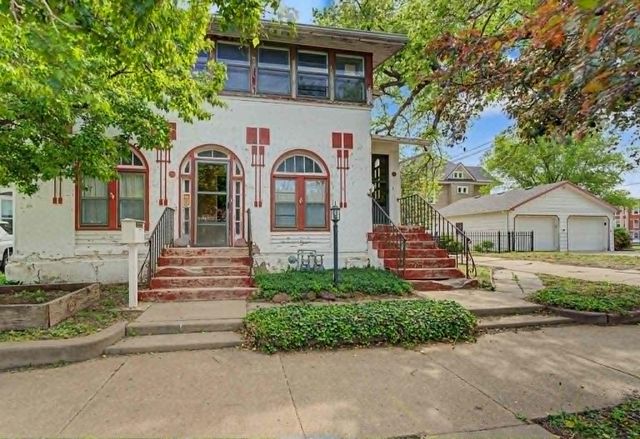 138 N 10th St., Salina, KS 67401