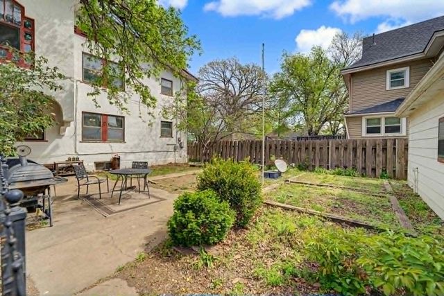 138 N 10th St., Salina, KS 67401