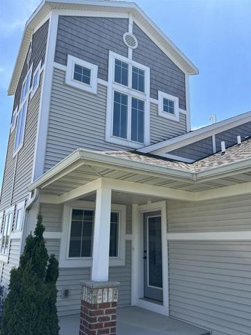 2621 BAY HARBOR CIRCLE, Green Bay, WI 54304