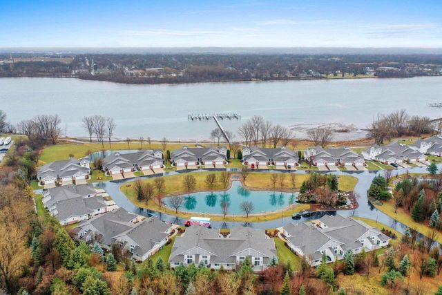 2621 BAY HARBOR CIRCLE, Green Bay, WI 54304