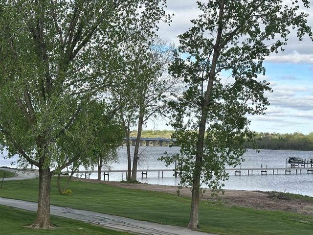2621 BAY HARBOR CIRCLE, Green Bay, WI 54304