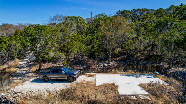 214 Hazelett Rd, Kerrville, TX 78028