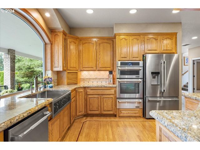 19710 Se SEMPLE Rd, Damascus, OR 97089