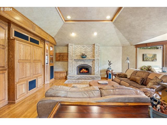 19710 Se SEMPLE Rd, Damascus, OR 97089
