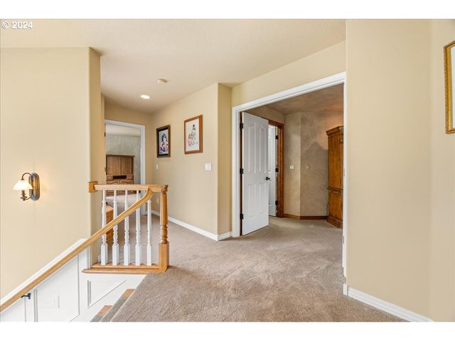 19710 Se SEMPLE Rd, Damascus, OR 97089