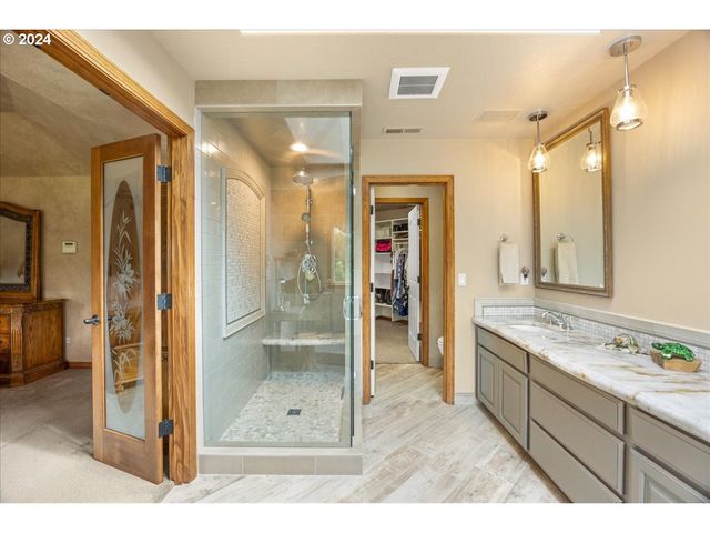 19710 Se SEMPLE Rd, Damascus, OR 97089