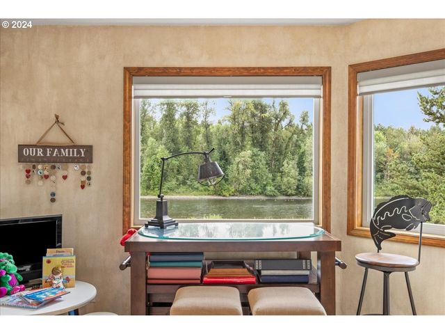 19710 Se SEMPLE Rd, Damascus, OR 97089