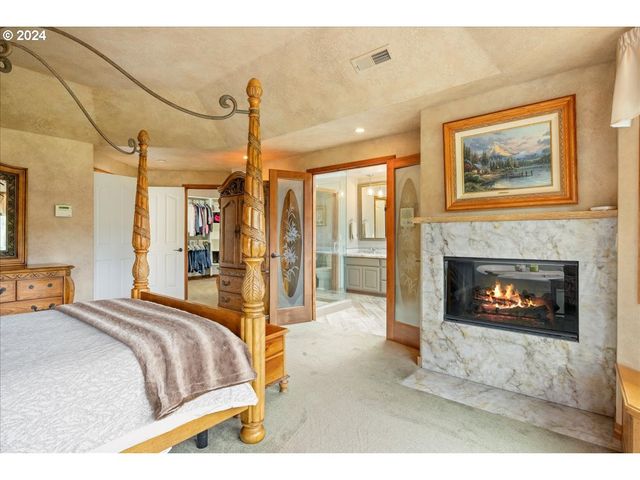19710 Se SEMPLE Rd, Damascus, OR 97089