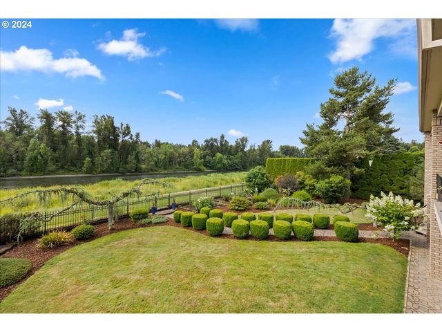 19710 Se SEMPLE Rd, Damascus, OR 97089