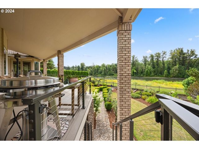 19710 Se SEMPLE Rd, Damascus, OR 97089