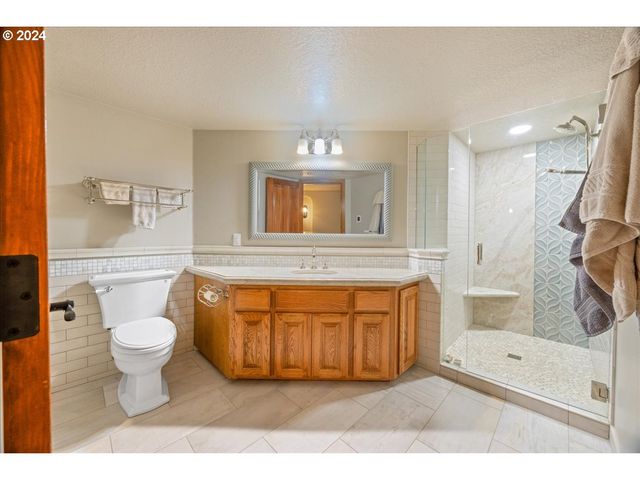 19710 Se SEMPLE Rd, Damascus, OR 97089