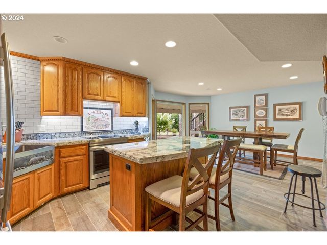 19710 Se SEMPLE Rd, Damascus, OR 97089