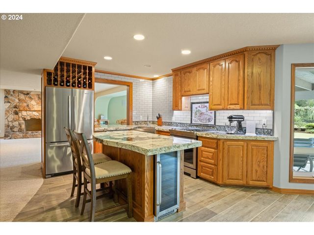 19710 Se SEMPLE Rd, Damascus, OR 97089