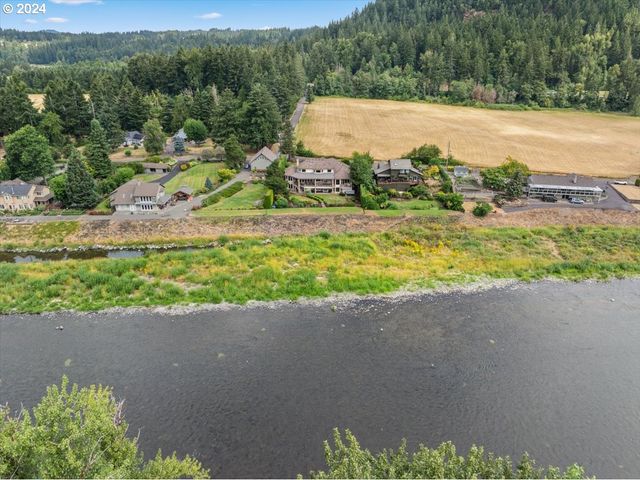 19710 Se SEMPLE Rd, Damascus, OR 97089