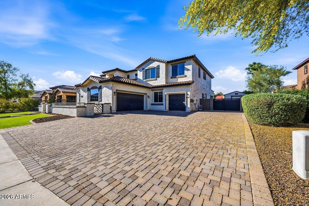 17962 W MONTECITO Avenue, Goodyear, AZ 85395 — exterior