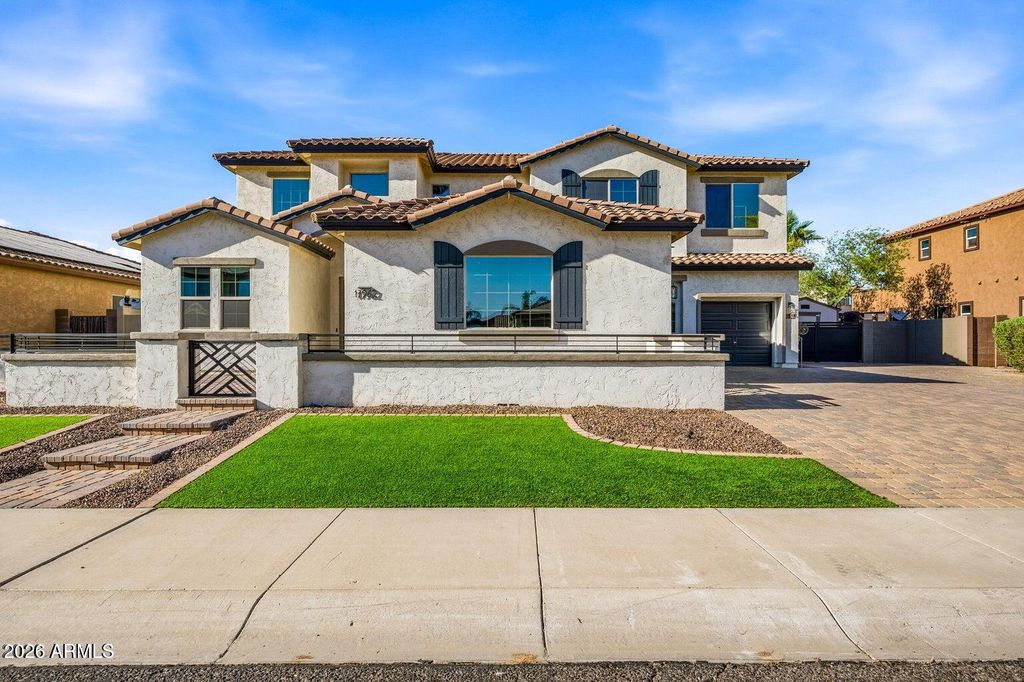 17962 W MONTECITO Avenue, Goodyear, AZ 85395 — photo 2