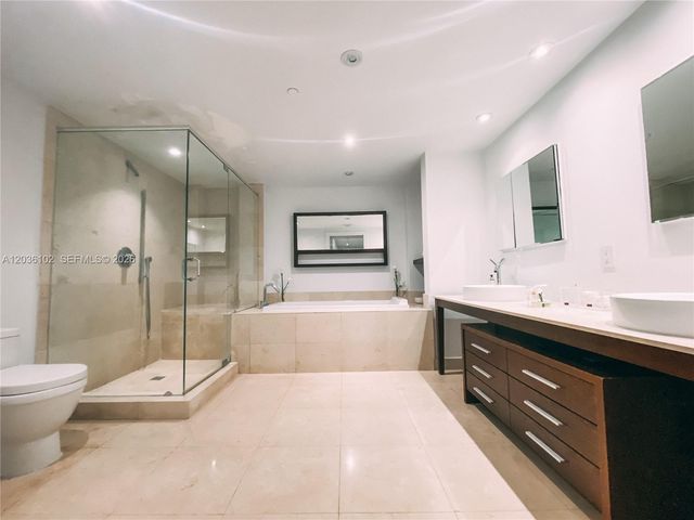 465 Brickell Ave 1101, Miami, FL 33131