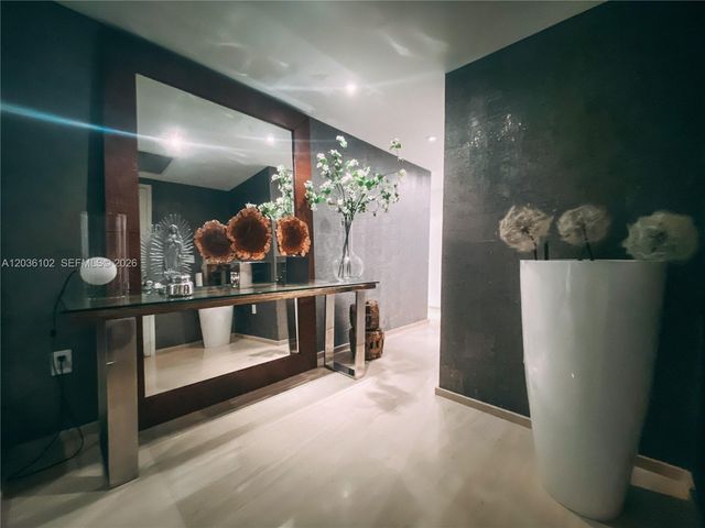 465 Brickell Ave 1101, Miami, FL 33131
