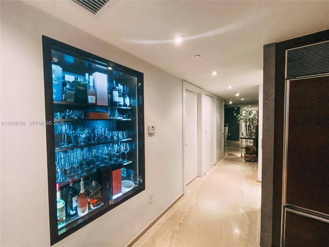 465 Brickell Ave 1101, Miami, FL 33131