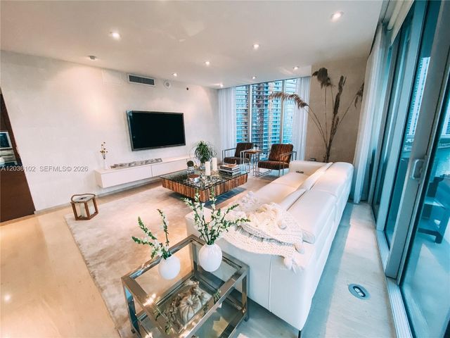 465 Brickell Ave 1101, Miami, FL 33131