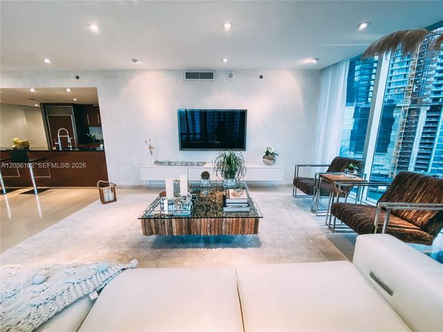 465 Brickell Ave 1101, Miami, FL 33131