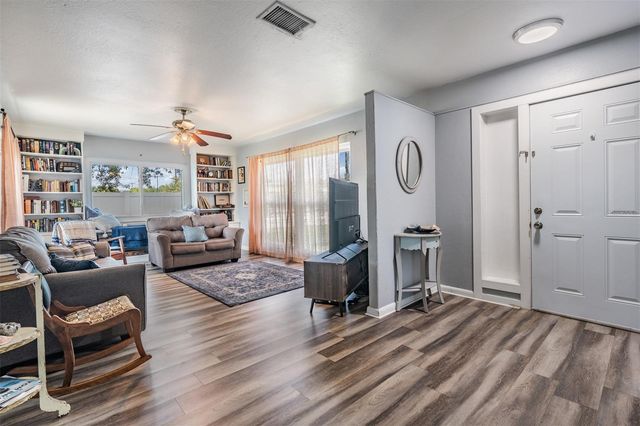 4601 N EMERALD AVENUE, Tampa, FL 33614