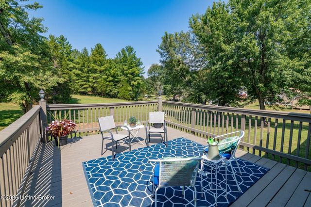 900 Hickory Dr, Vine Grove, KY 40175