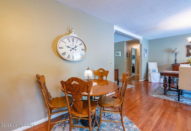 900 Hickory Dr, Vine Grove, KY 40175