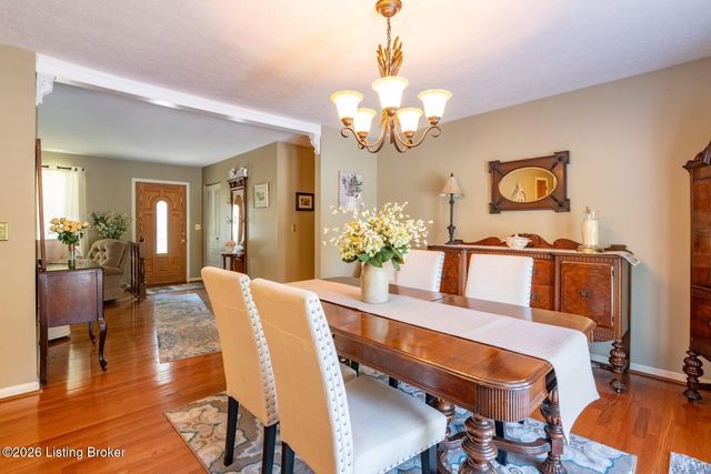 900 Hickory Dr, Vine Grove, KY 40175
