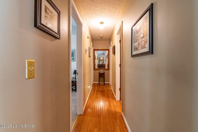 900 Hickory Dr, Vine Grove, KY 40175