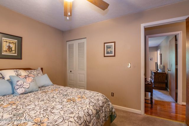 900 Hickory Dr, Vine Grove, KY 40175